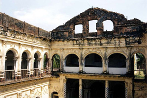File:SonargaonRuinsPalace.jpg