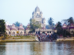 File:DakshineswarTemple.jpg