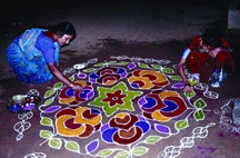 File:Art&CraftsAlpana.jpg