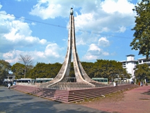 File:ChittagongUniversityShahidMinar.jpg
