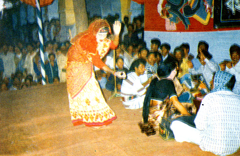 File:KhemtaDance.jpg
