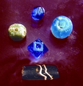File:BeadsGlassWarBbateshwar.jpg
