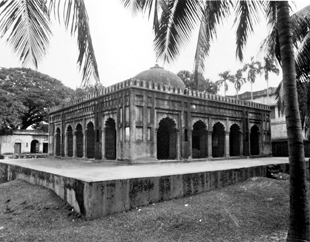 File:BibiMariamisTomb.jpg