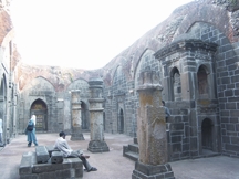 File:KutubshahiMosque.jpg