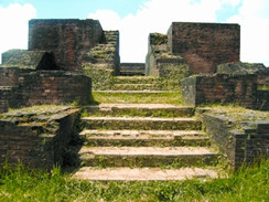 File:ItakholaMuraMainamoti.jpg