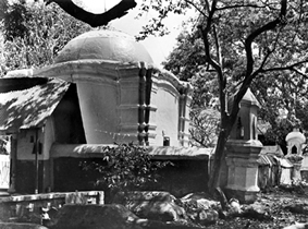 File:ShahShafiuddinsDargah.jpg