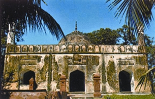 File:ShahNiamatullahsTomb.jpg