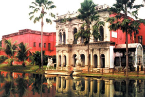 File:SonargaonBaraSardarBari.jpg