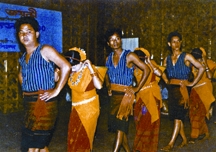 File:TribalDanceGaro.jpg