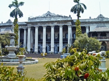 File:ZoologicalGardenMarblePalace.jpg