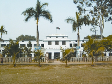 File:SadatCollegeTangail.jpg