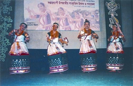 File:MonipuriDance.jpg