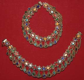 File:OrnamentsMina.jpg