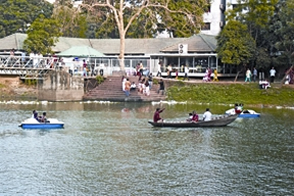 File:DhanmondiLake.jpg