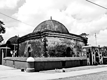 File:KhanJahanAliTomb.jpg