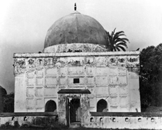 File:FathShahsMosque.jpg