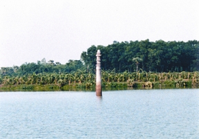 File:DibarDighi KaivartaPillar.jpg