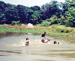 File:FolkGamesLaiKhela.jpg